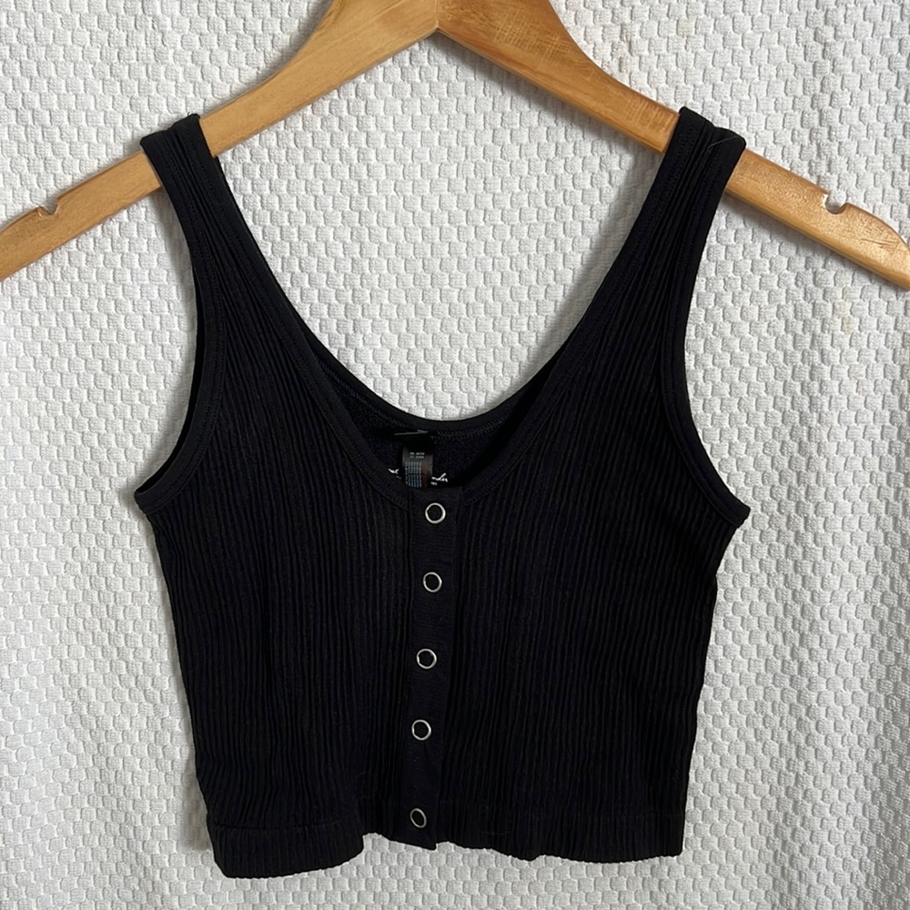 Ribbed snap-front crop top